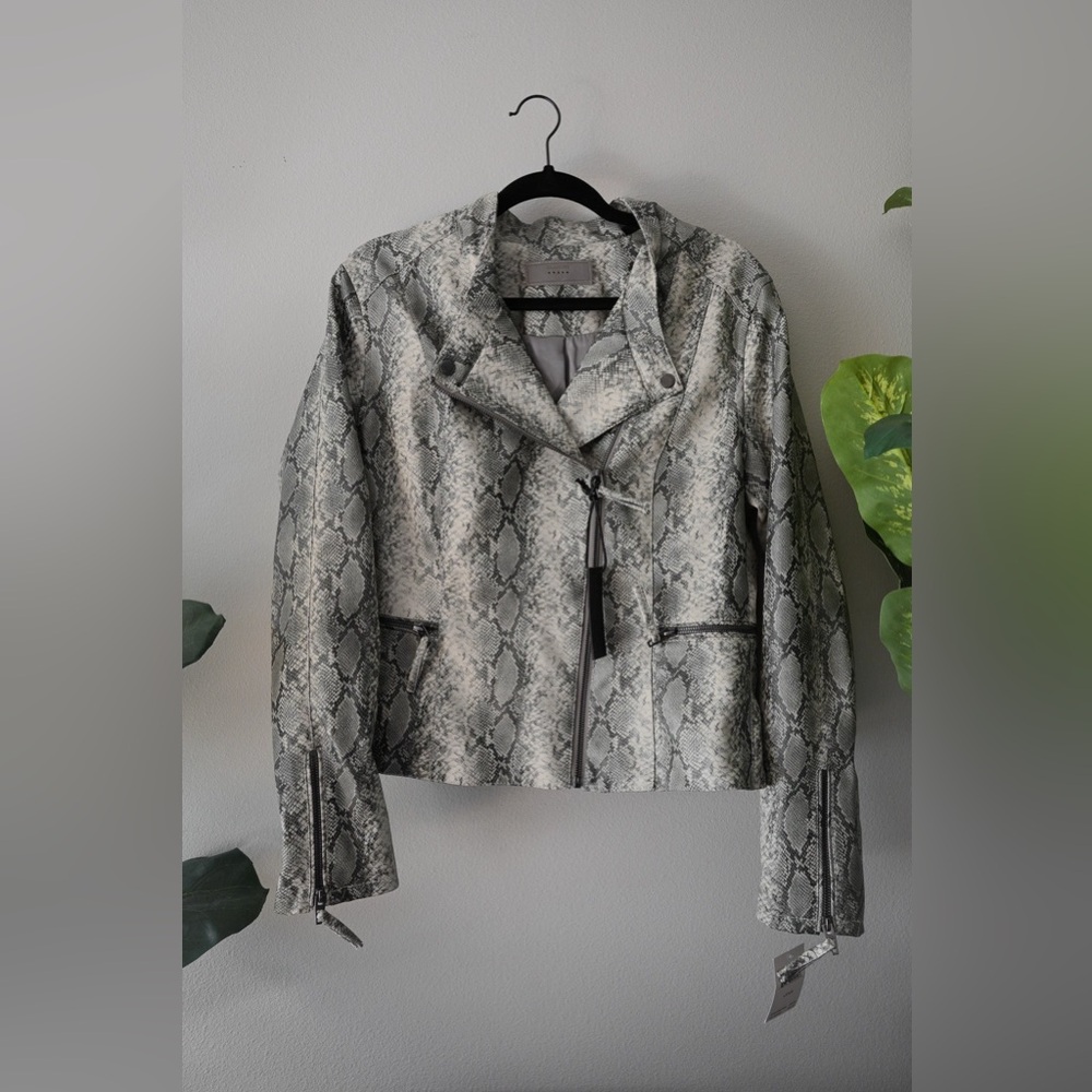 Blank NYC Faux Leather Zipping Jacket - Picture 3 of 6